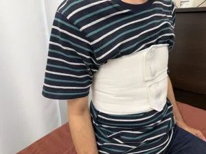 【症例】50代男性 呼吸や寝返りで肋骨が痛む｜交通事故による複数肋骨骨折から職場復帰まで